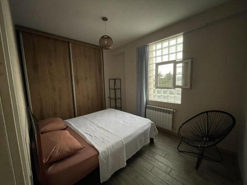 Great View Apartment Near Piazza Batoemi Buitenkant foto